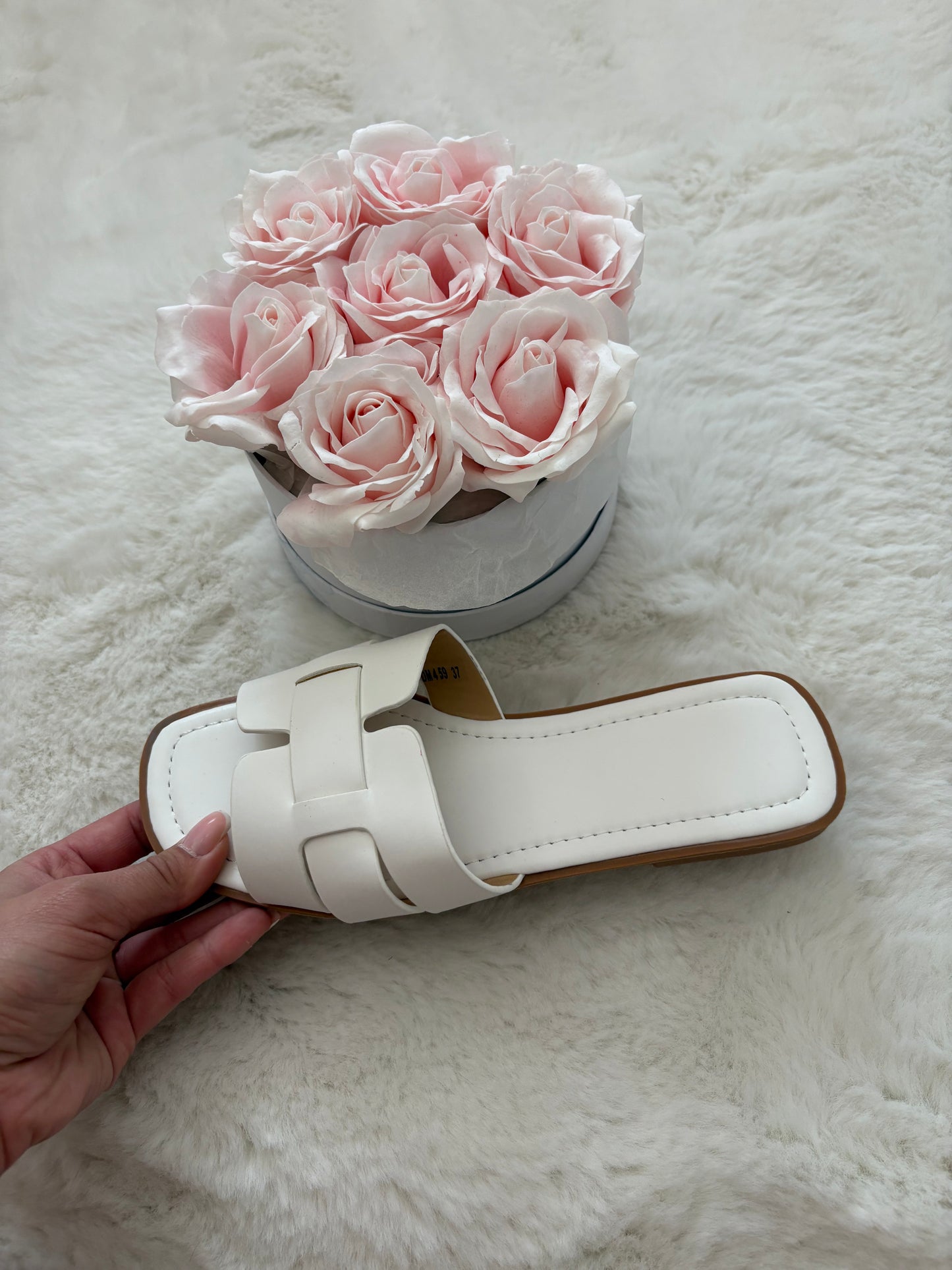 Sandales à brides croisées