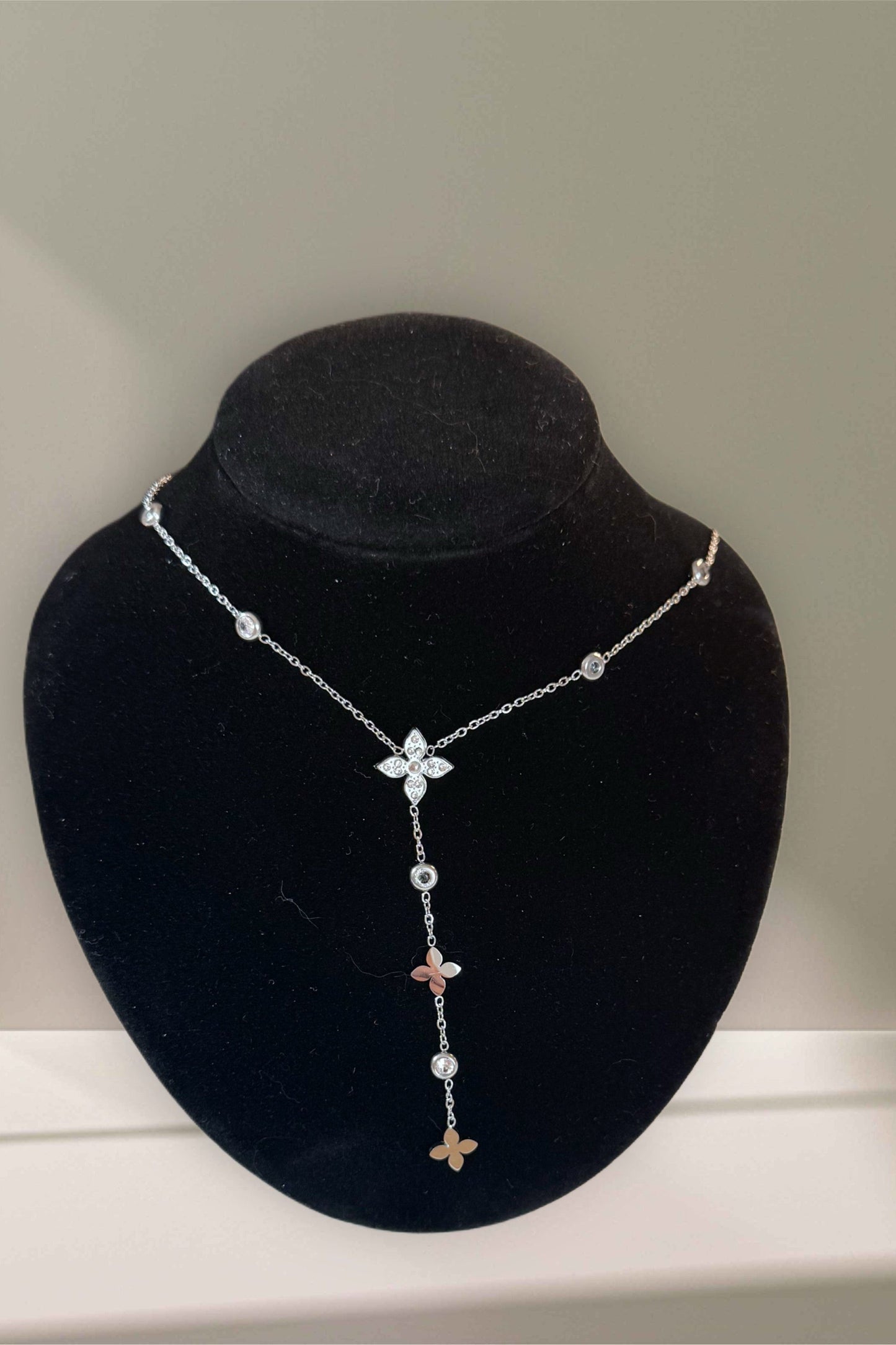 Collier Y étoile en acier inoxydable