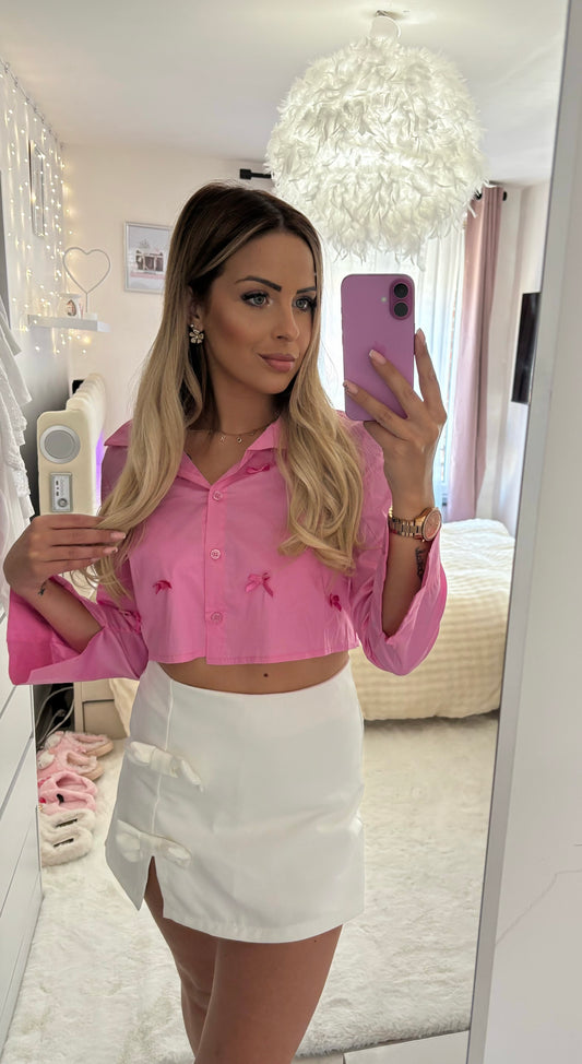 Chemise courte rose avec noeuds papillon