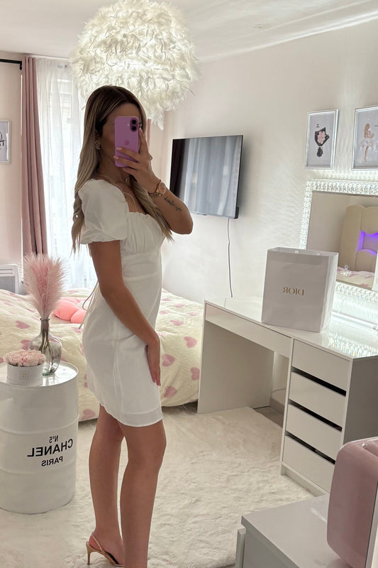 Robe à manches bouffantes