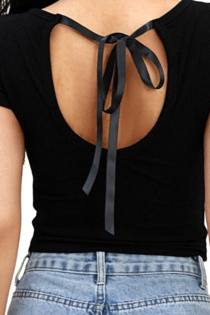 Crop tee/shirt avec noeud satiné au dos